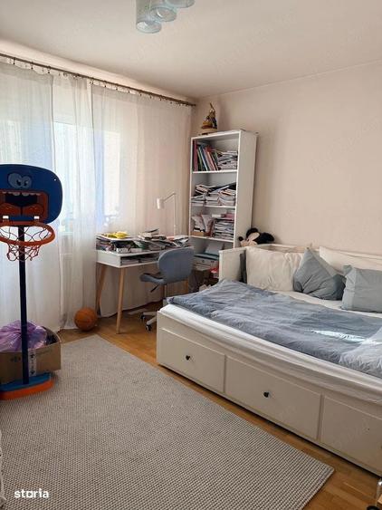 Apartament cu 3 camere decomandat în Nerva Traian