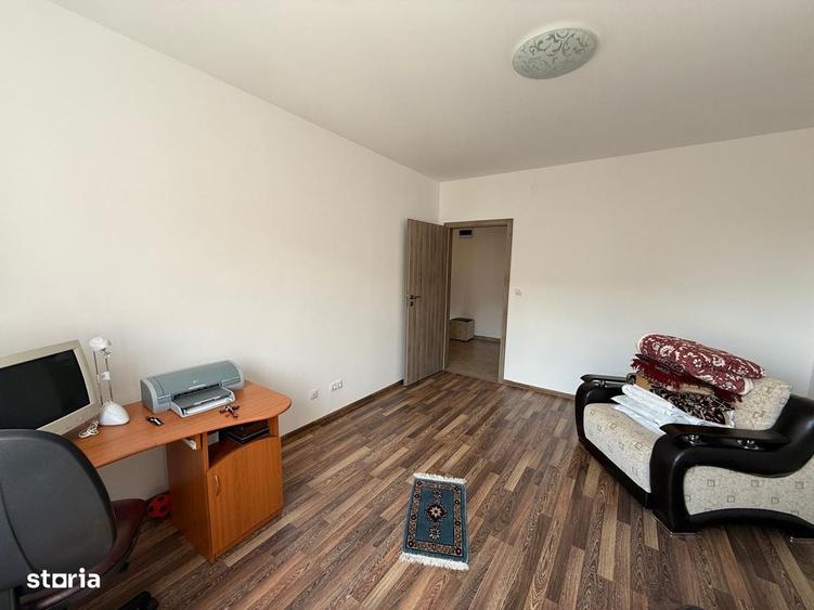 Apartament cu 2 camere decomandat în Pietroasa