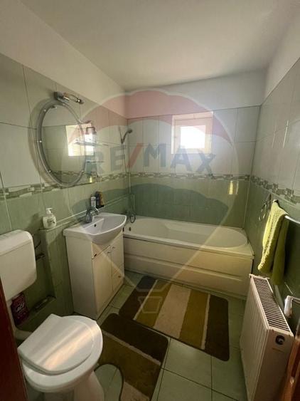 Apartament cu 4 camere decomandat, mobilat în Gară