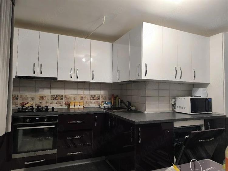 Apartament cu 4 camere decomandat în Obcini