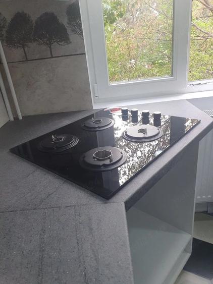 Apartament cu 4 camere decomandat în Berceni