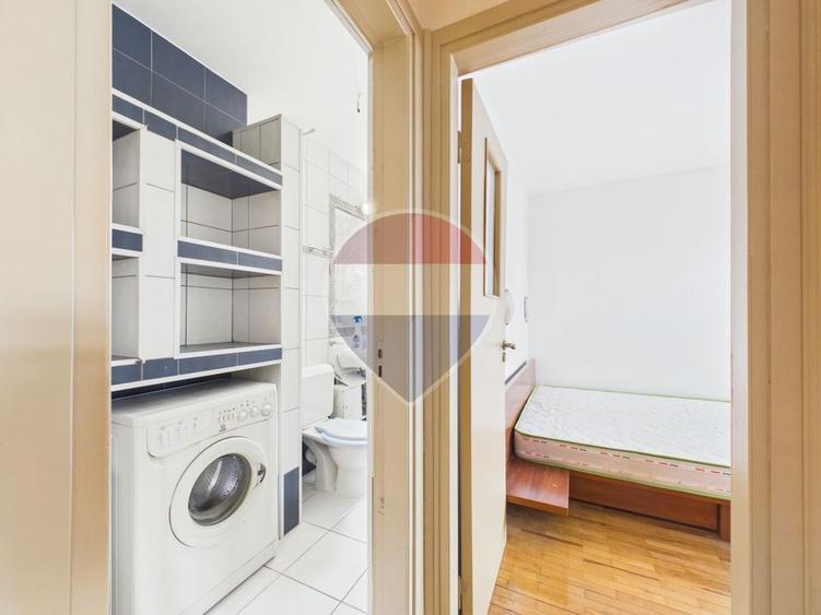 Apartament cu 2 camere semidecomandat, mobilat în P-ța Romană