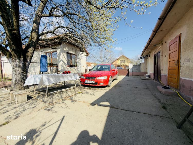 Casă cu 2 camere cu Teren 933 Mp în Sânmihaiu Român