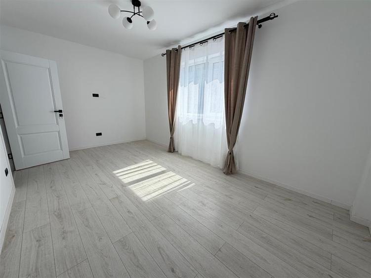 Apartament cu 2 camere decomandat în Valea Adâncă
