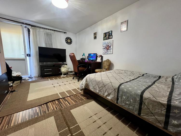 Casă cu 6 camere cu Teren 200 Mp în Lunca Cetățuii