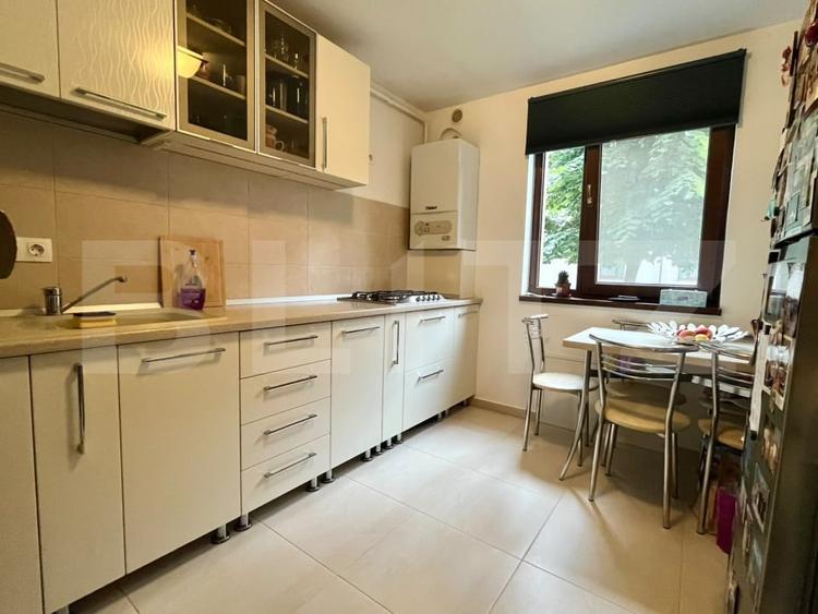 Apartament cu 2 camere decomandat, mobilat în Tractorul