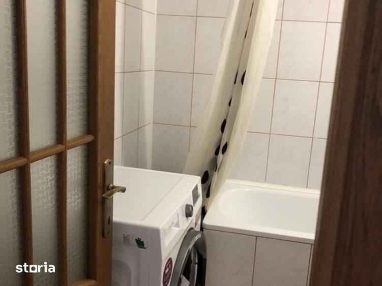 Apartament cu 3 camere semidecomandat în Tineretului