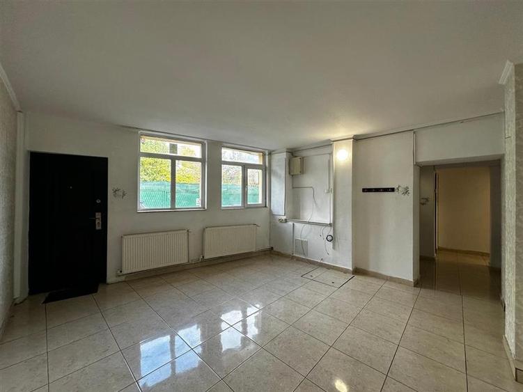 Birou, de 136 mp, în Sărărie