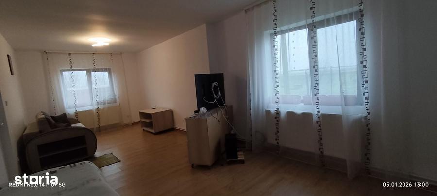 Casă cu 5 camere cu Teren 1958 Mp în Modelu