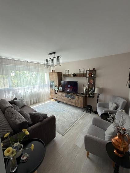 Apartament cu 2 camere decomandat în Eroii Revoluției