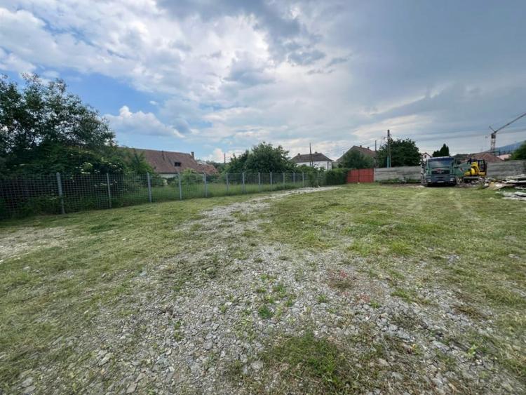 Teren 2000 mp in Cisnadie - 2