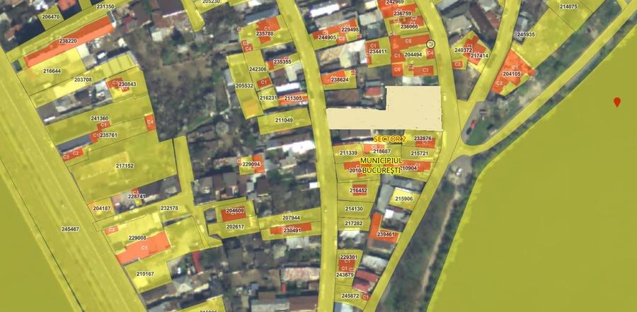 Teren Construcții intravilan de 975 mp, în Petricani