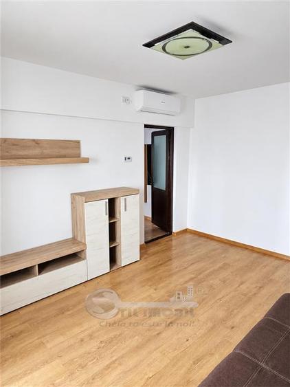 Apartament cu 3 camere semidecomandat în Zimbru