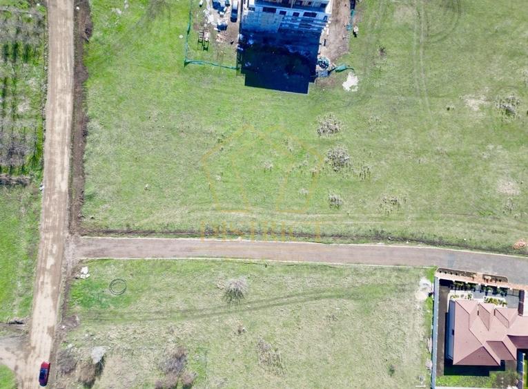 Teren Construcții intravilan de 1465 mp, în Torontalului