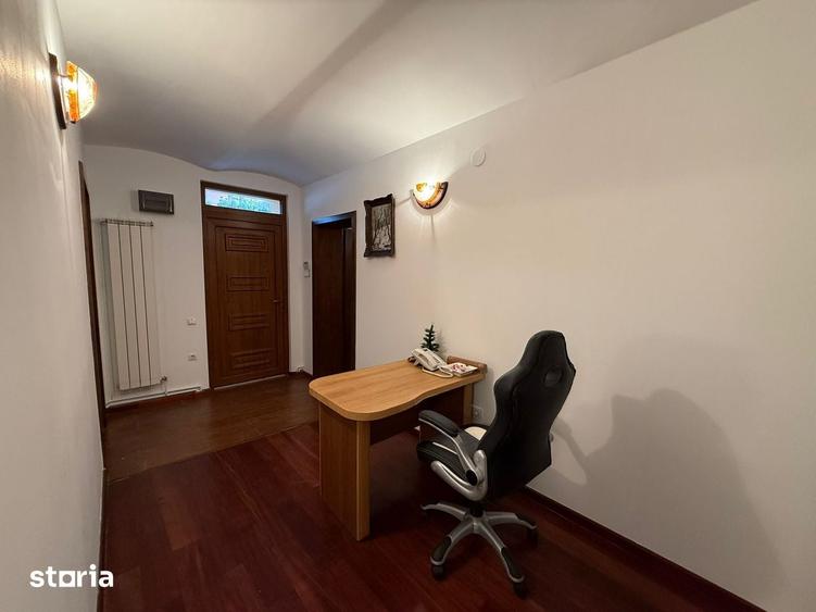 Spațiu comercial, de 90 mp, în Central