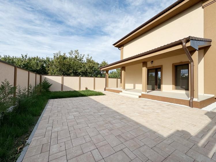 Casa P+1, 5 camere, 130 mp utili + 25mp terasa + 250 mp teren - Giroc - 1