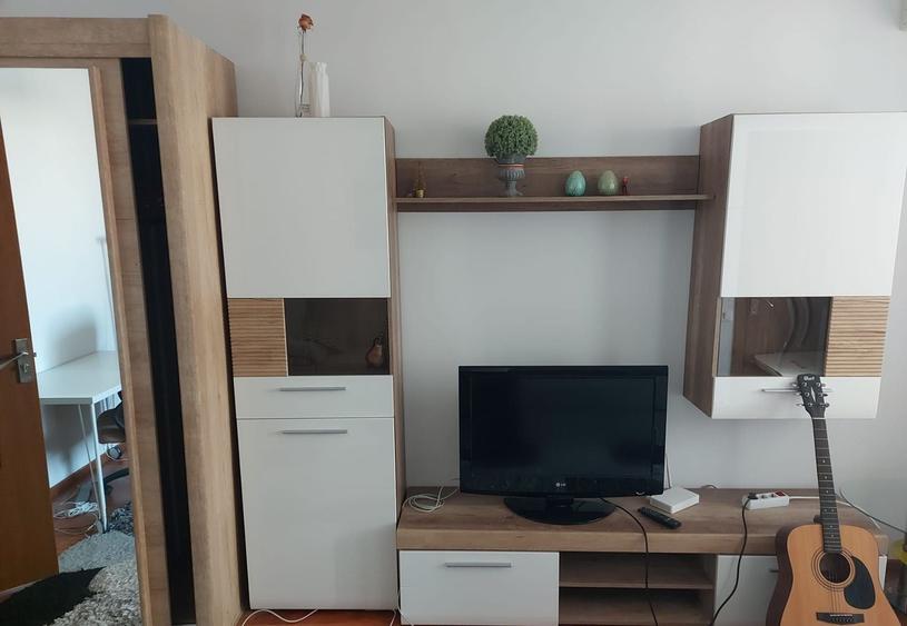 Garsonieră în Titan