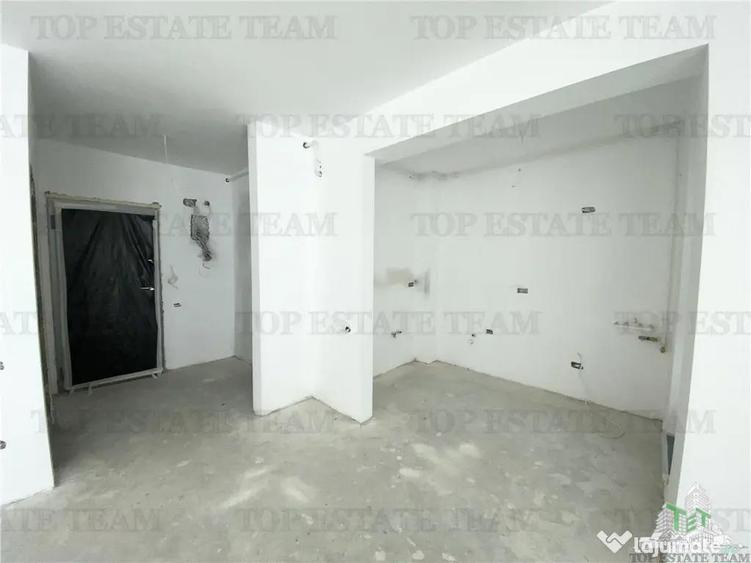 Apartament cu 3 camere decomandat în Moșilor
