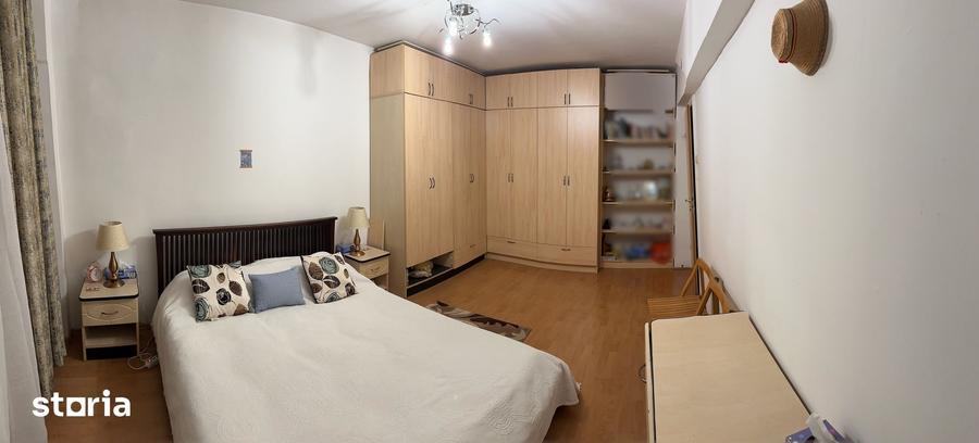 Apartament cu 2 camere decomandat în Tractorul