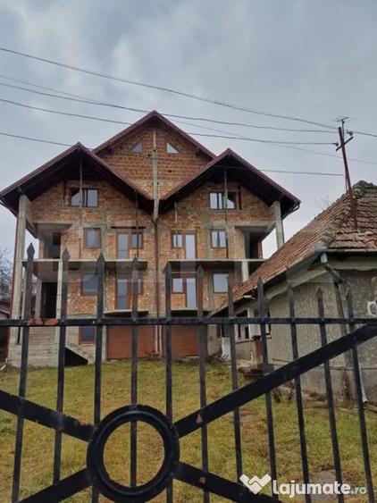 Casă cu 1 camere cu Teren 1800 Mp în Câmpia Turzii