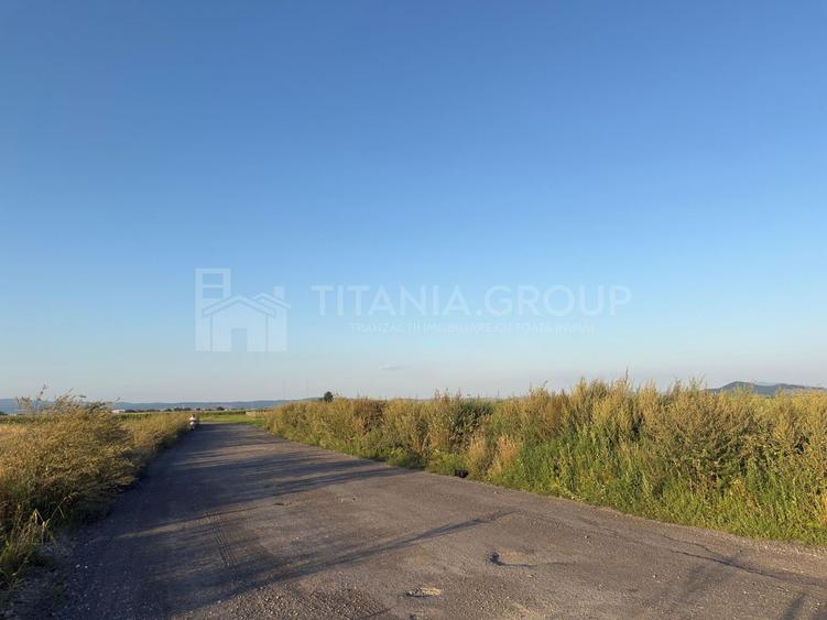 Teren Construcții intravilan de 17400 mp, în Stupini