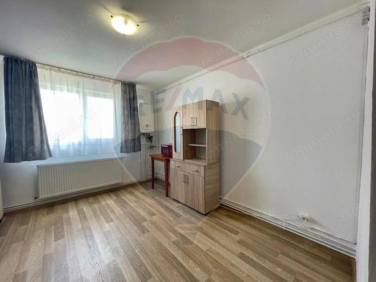 Garsonieră decomandată în Bartolomeu