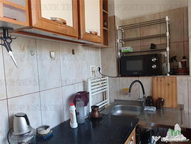 Apartament cu 3 camere decomandat, mobilat în Central