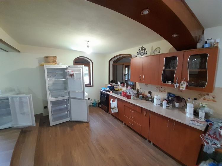 Casă individuală cu 5 camere cu Canalizare în Nord