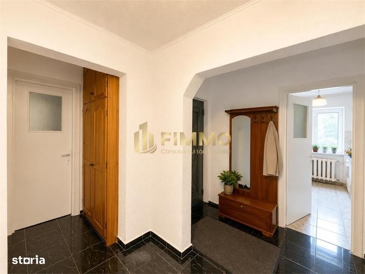 Apartament cu 4 camere decomandat în George Enescu