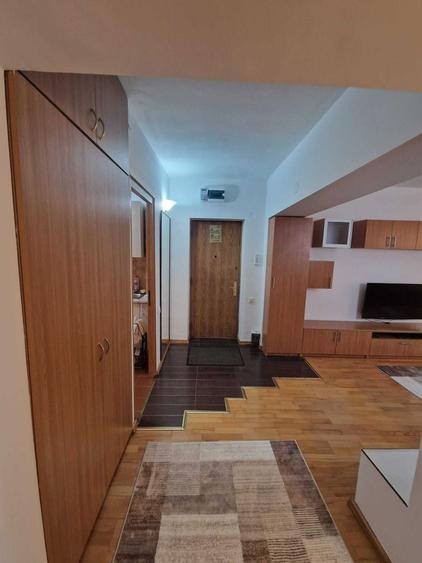 Apartament cu 3 camere decomandat în Moșilor