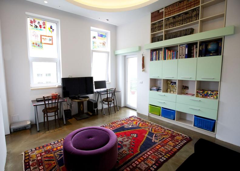 Apartament cu 5 camere decomandat, mobilat în Central
