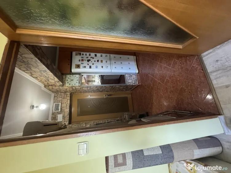 Garsonieră decomandată în Central