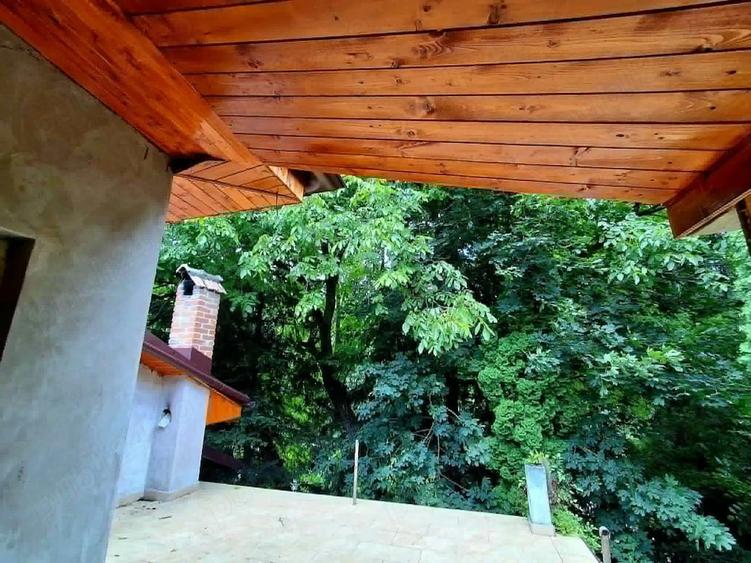 Casă cu Teren 360 Mp în Schei