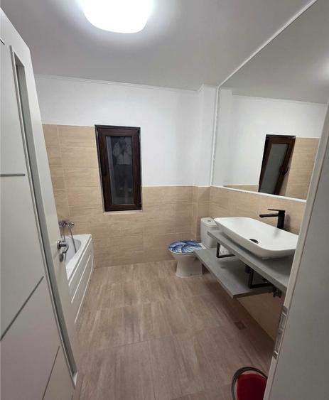 Apartament cu 2 camere decomandat în Nicolina