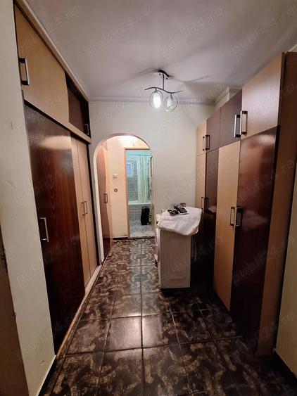 Apartament cu 2 camere decomandat în Piața Centrală