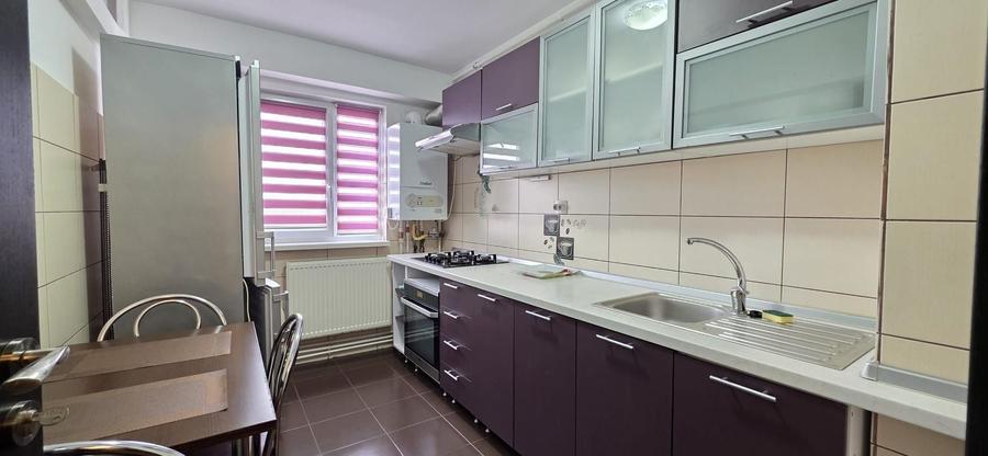 Apartament cu 2 camere decomandat, mobilat în Casa de Cultură