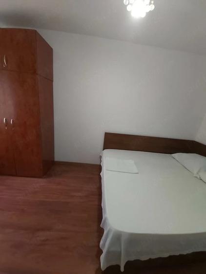 Apartament cu 3 camere decomandat în Exterior Vest