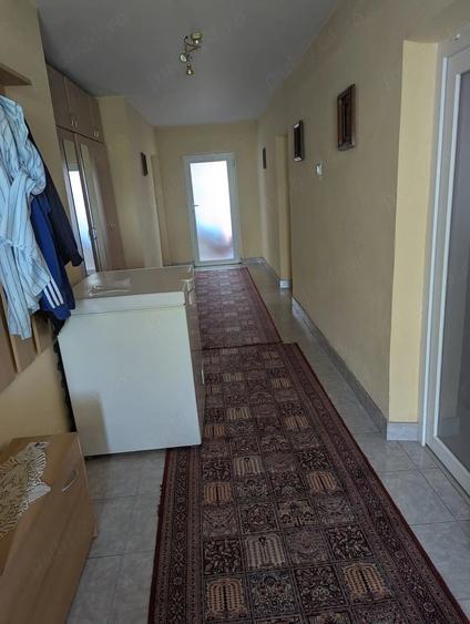 Casă cu 4 camere cu Teren 1000 Mp în Exterior Vest