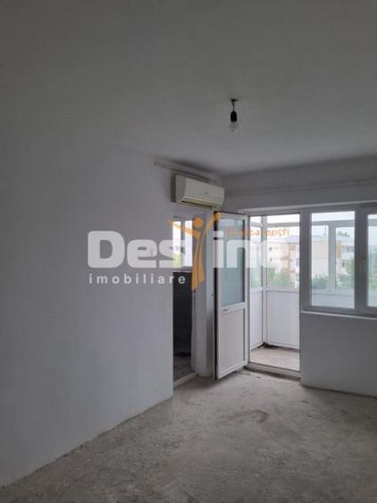 Apartament cu 3 camere decomandat în Orizont