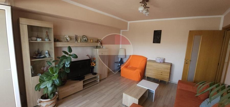 Apartament cu 3 camere decomandat în Doamna Ghica