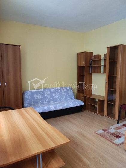Garsonieră decomandată în Central