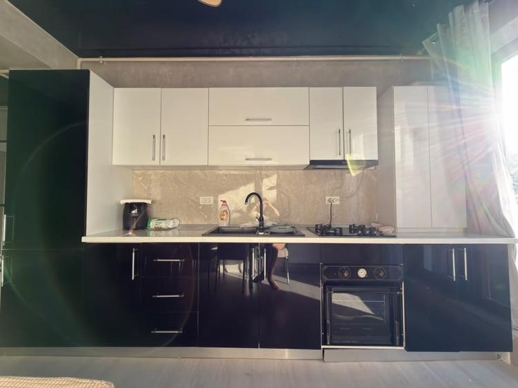 Apartament cu 2 camere semidecomandat, mobilat în Nord-Vest