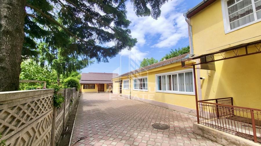 Casă individuală cu 12 camere cu Canalizare în Șagului