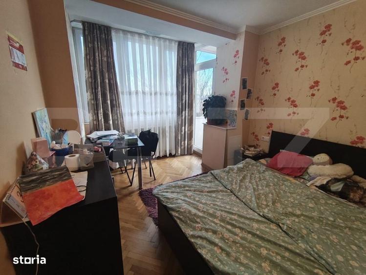 Apartament cu 4 camere decomandat în Decebal