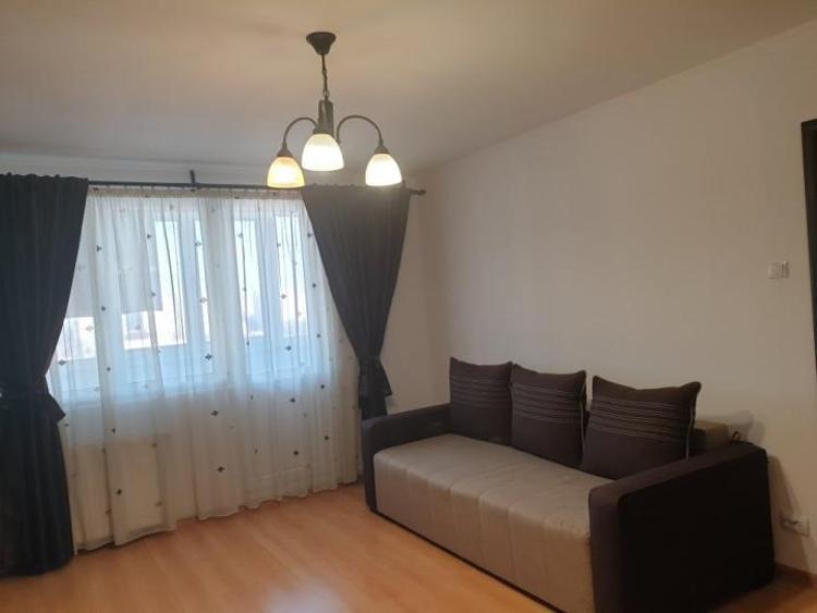 Apartament cu 2 camere decomandat, mobilat în Vatra Luminoasă
