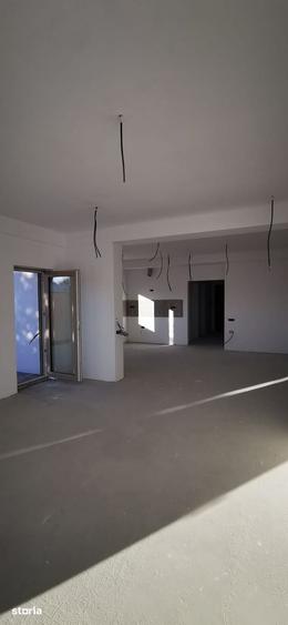 Casă cu 4 camere cu Teren 246 Mp în Tomis Nord