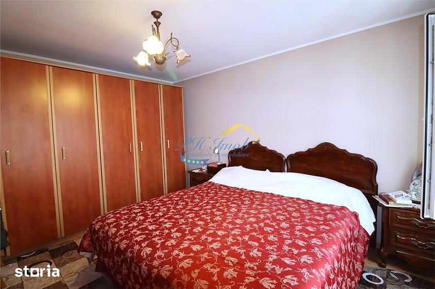 Casă cu 4 camere cu Teren 2215 Mp în Central