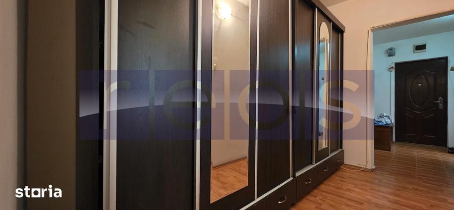 Apartament cu 3 camere decomandat în Dristor