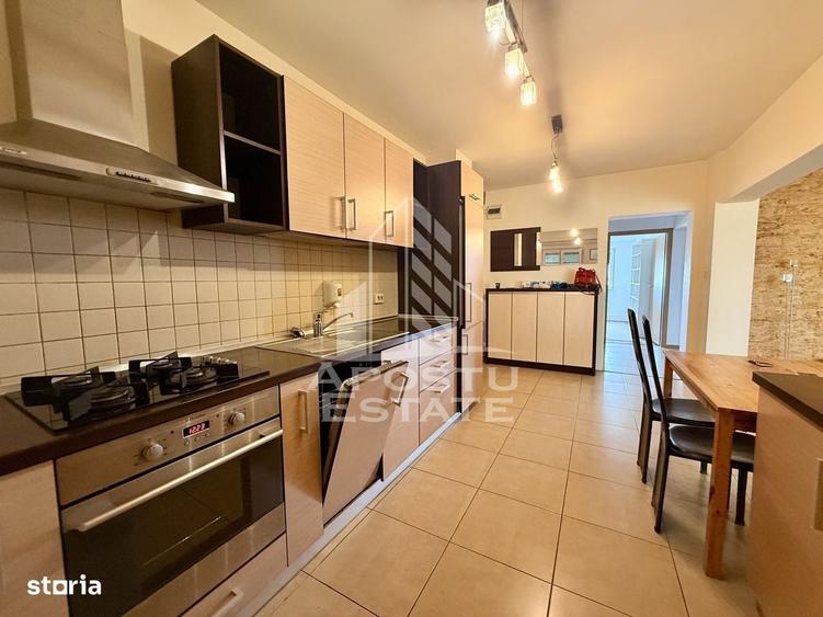 Apartament cu 3 camere decomandat în Dumbrăvița