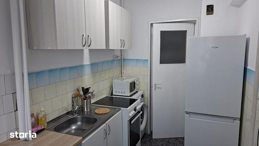 Apartament cu 2 camere decomandat în Podu Roș